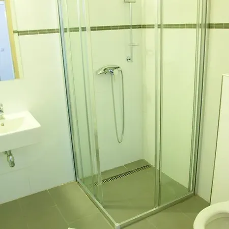 Hostel Budget *