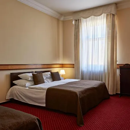 Hotel Fleur De Lis 4*