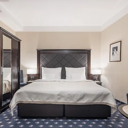 Hotell Pytloun Old Armoury 4*