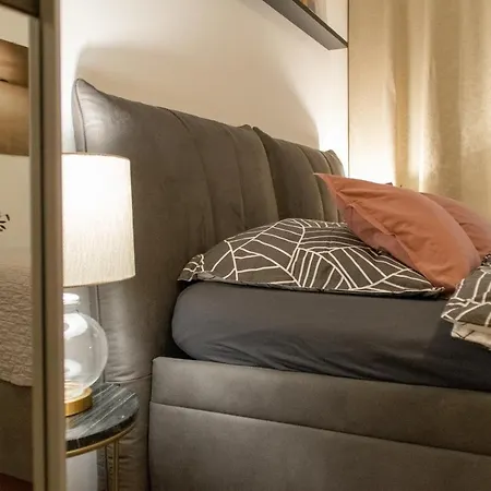 As Apartments. National Theatre Apt. Old Town Apartment *