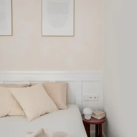 Limewash In Vrsovice By Days Apartment Prague