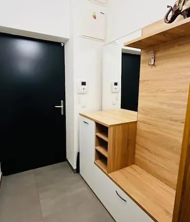 Holesovice, Garden, Garage Appartamento