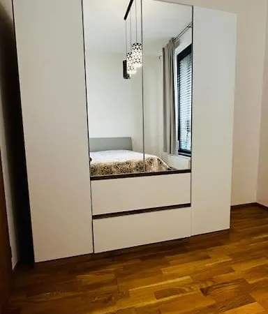Holesovice, Garden, Garage Appartamento *