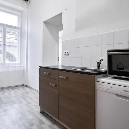 Archibald Flats Prague
