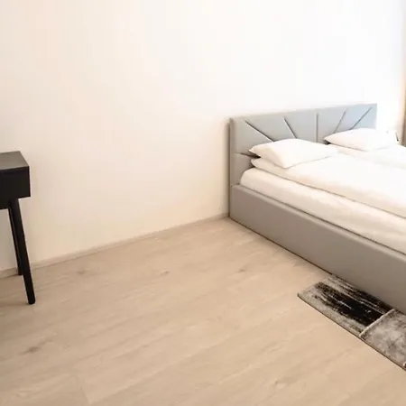 Appartamento Tran Chien With Free Private Parking Praga