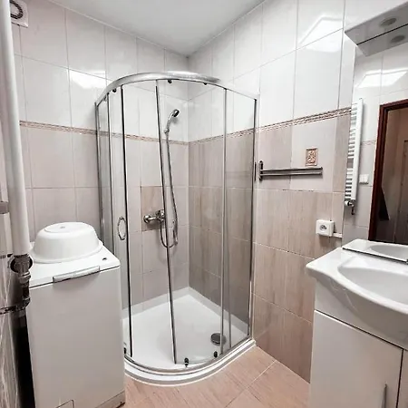 Williams Apartment *