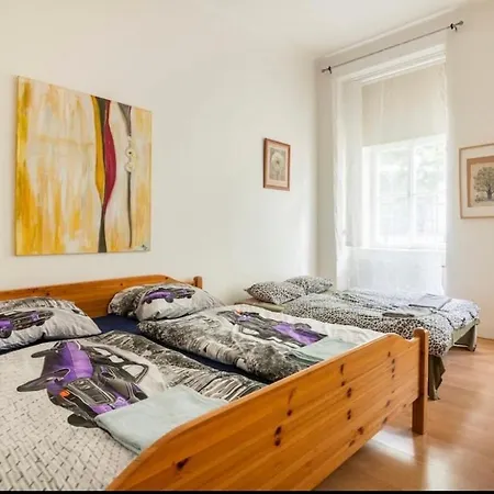 Stepanska Apartment *