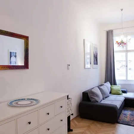 Apartment Center With Fireplace Prague