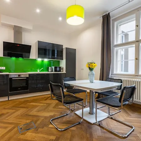 Apartment Dlouha Palace - Live In One Of The Streets *