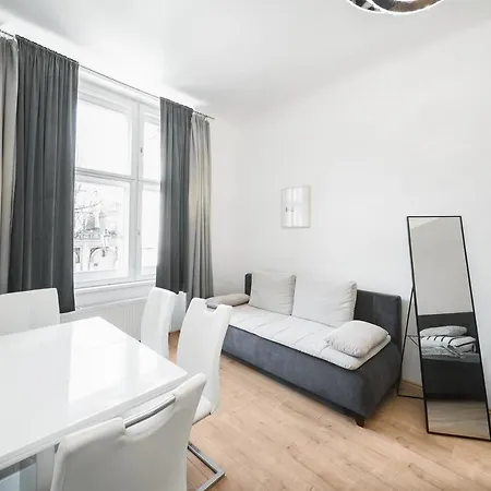 Josefov Riverside Apartment *