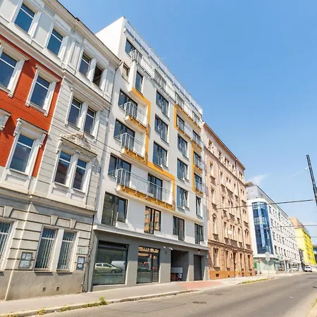 Brand New Two #26 With Free Secure Parking Close To Center