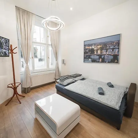 Josefov Riverside Apartment Prague