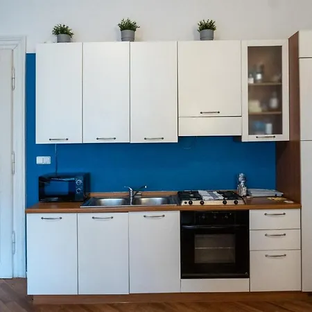Nux Old Town Square Masna Apartment