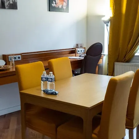 Nux Old Town Square Masna Apartment *