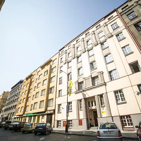 Dizzy Daisy Hostel