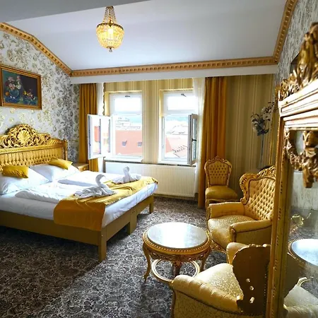Liliova Old Town 4*