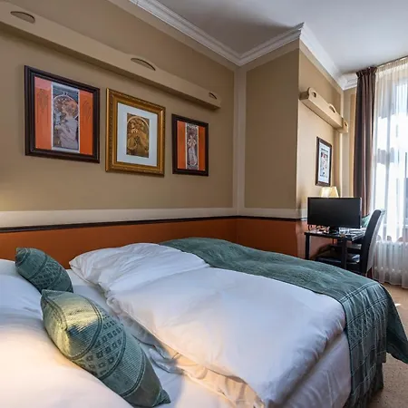 Hastal Old Town 4*