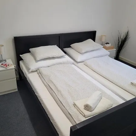 Little Tom Apartment