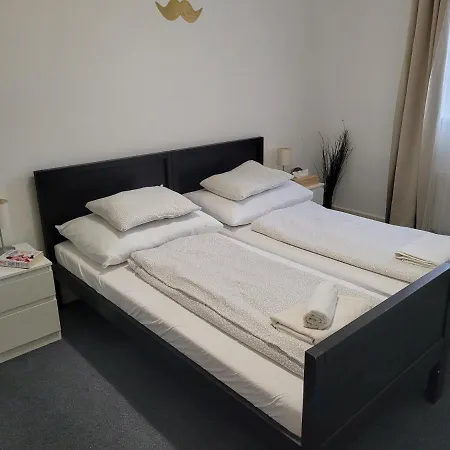 Little Tom Apartment
