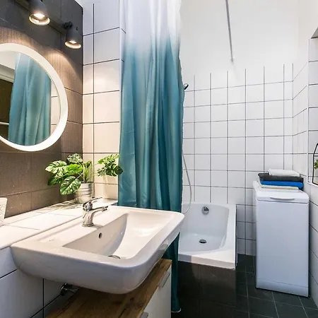 Jiriho Z Podebrad Apartment *