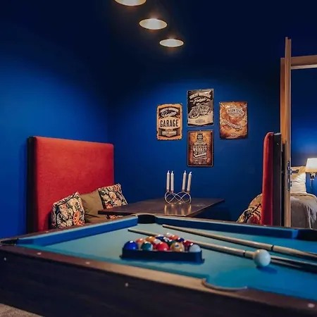 Unique With Private Pool, Cinema, 公寓