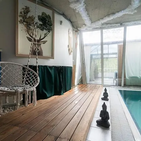 Unique With Private Pool, Cinema, * 布拉格