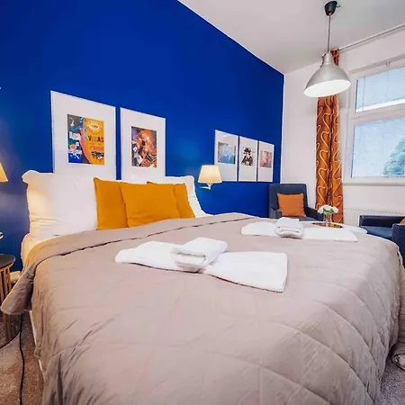 Unique With Private Pool, Cinema, Apartmán