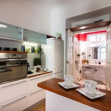 Fairytale Duplex - Billiard - Whirlpool - Cinema - Old Town Apartment Prague