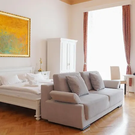 Hotel U Zlateho Jelena