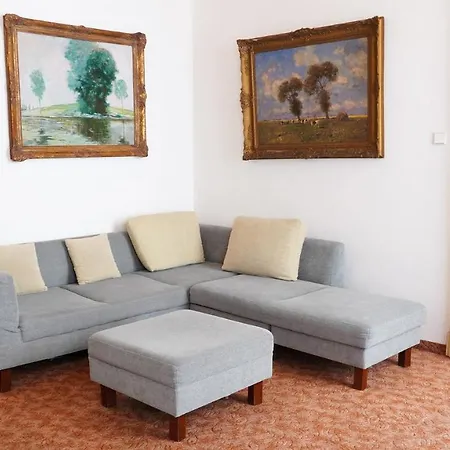 Hotel U Zlateho Jelena