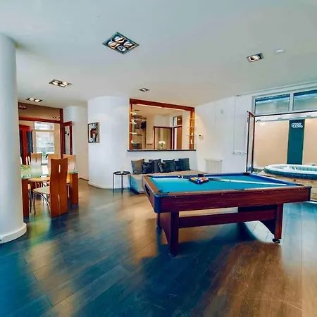 Miami Lovely Romantic Garden With Whirlpool *