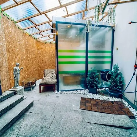 Miami Lovely Romantic Garden With Whirlpool *