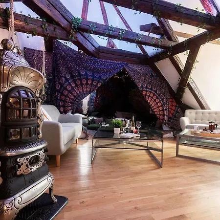 Fairytale Duplex - Billiard - Whirlpool - Cinema - Old Town Apartment *