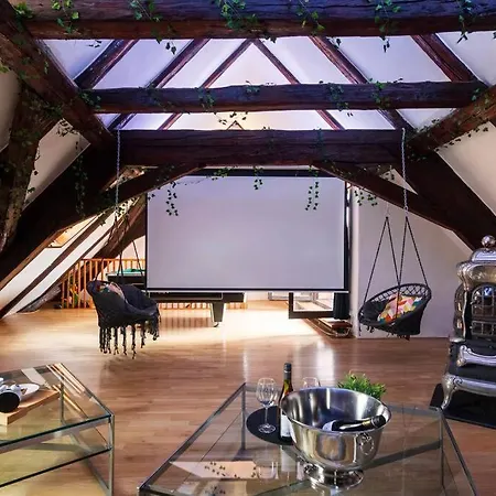 Fairytale Duplex - Billiard - Whirlpool - Cinema - Old Town