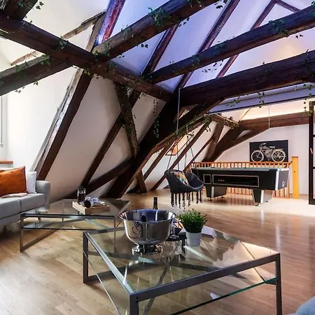 Fairytale Duplex - Billiard - Whirlpool - Cinema - Old Town Apartment *