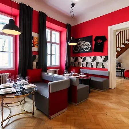 Fairytale Duplex - Billiard - Whirlpool - Cinema - Old Town * Prague