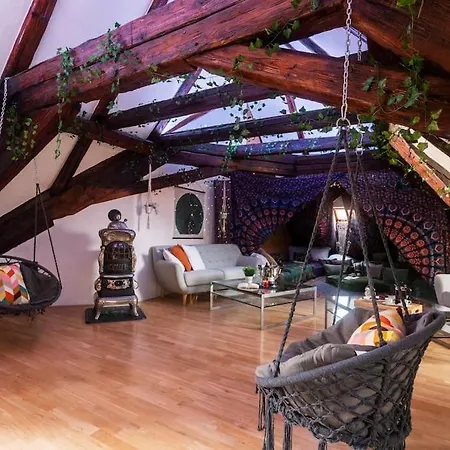 Fairytale Duplex - Billiard - Whirlpool - Cinema - Old Town *