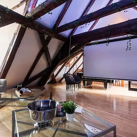 Fairytale Duplex - Billiard - Whirlpool - Cinema - Old Town Prague