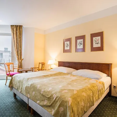 Ea Rokoko Hotell