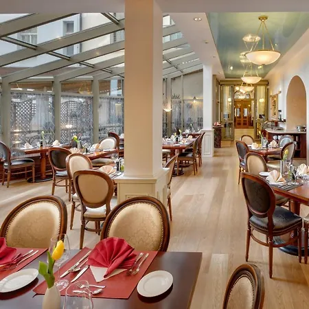Boutique Seven Days 4*