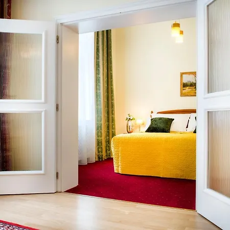 Boutique Seven Days 4*