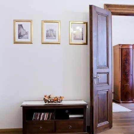 Rhythm And Style In City Center Andel Apartment
