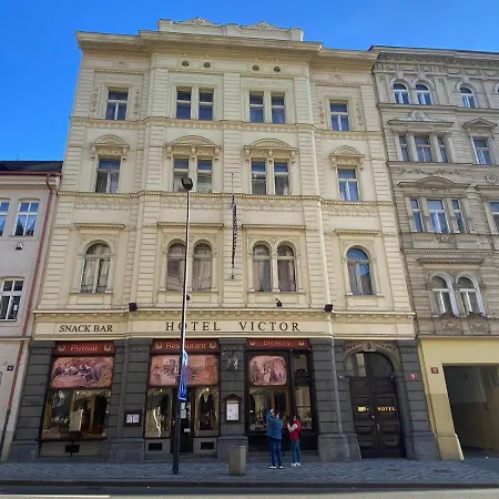 Victor Hotel