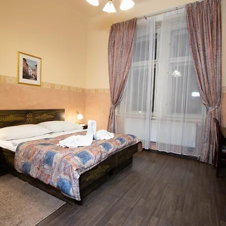 Victor Hotel