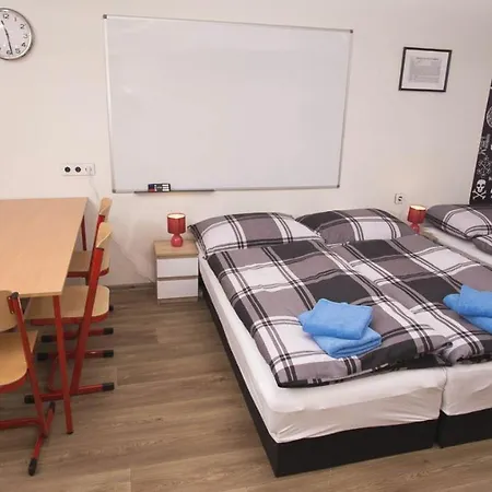 Appartamento School - Your Unique Place In By Metro Vysehrad Praga