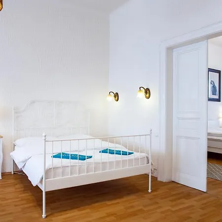 Large 3 Bdr In The Heart Of Appartement