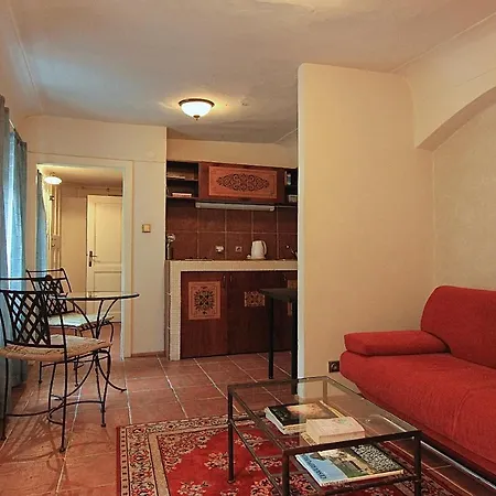 Apartment Cool 1 Bedroom Prokopska In Mala Strana *