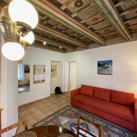 Apartment Historical With Balcony Prague
