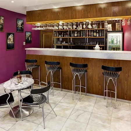 Luxury Family Bílá Labuť Hotel 4*