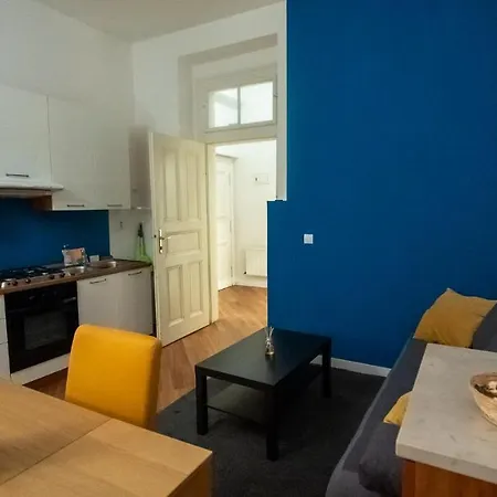 Nux Old Town Square Masna Apartment